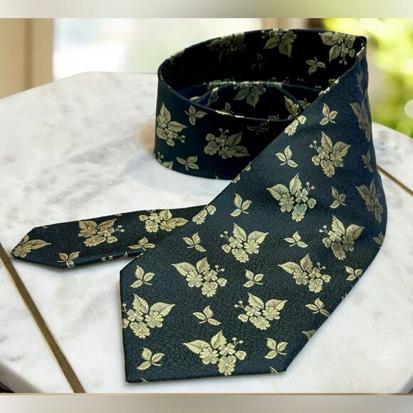 🔥 Valentino 100% Silk Floral Gold Accents Tie - Picture 5 of 16